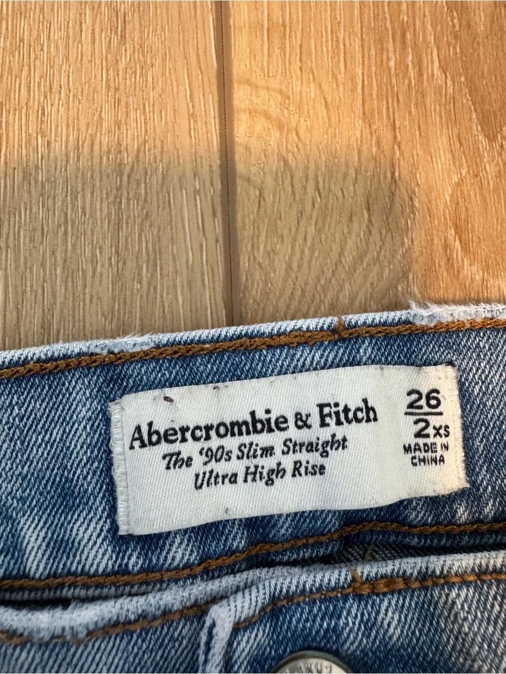 Abercrombie & Fitch The 90s Slim Straight Ultra High Rise Jeans size 26 / 2XS
